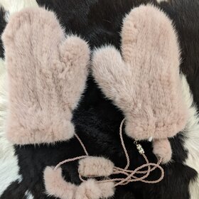 Blush Knitted Mink Mittens, O/S