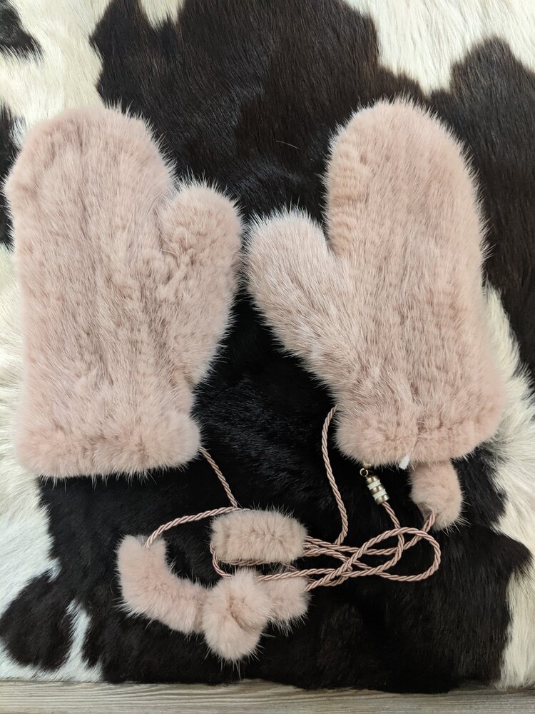 Blush Knitted Mink Mittens, O/S