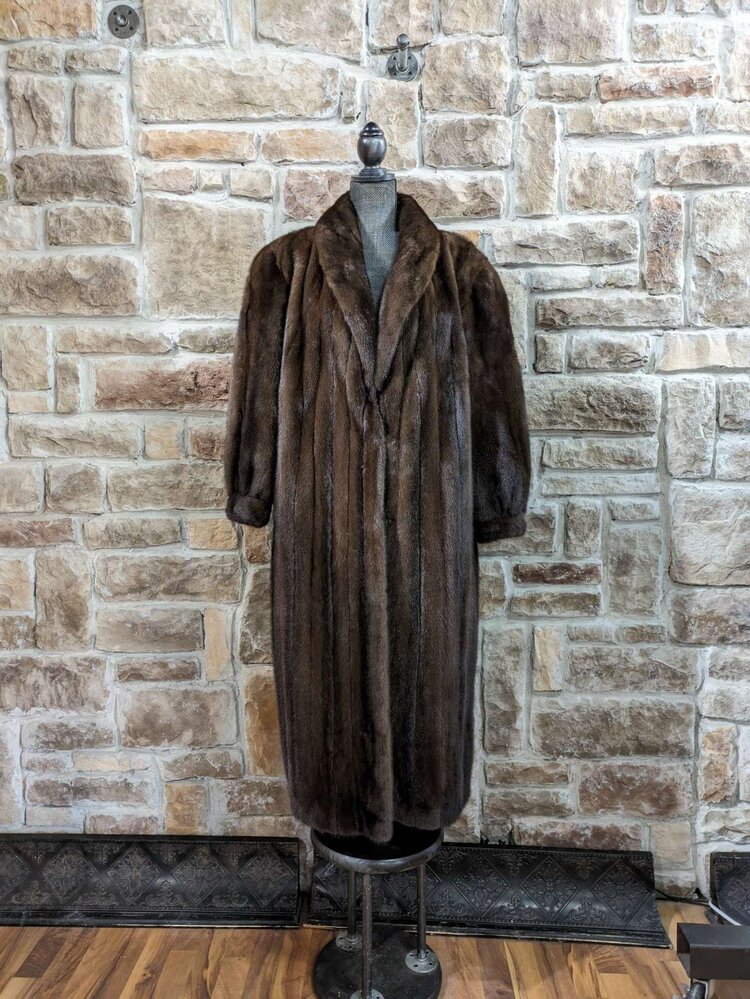 Black Mink With Straight Cut and Notched Collar, Size L