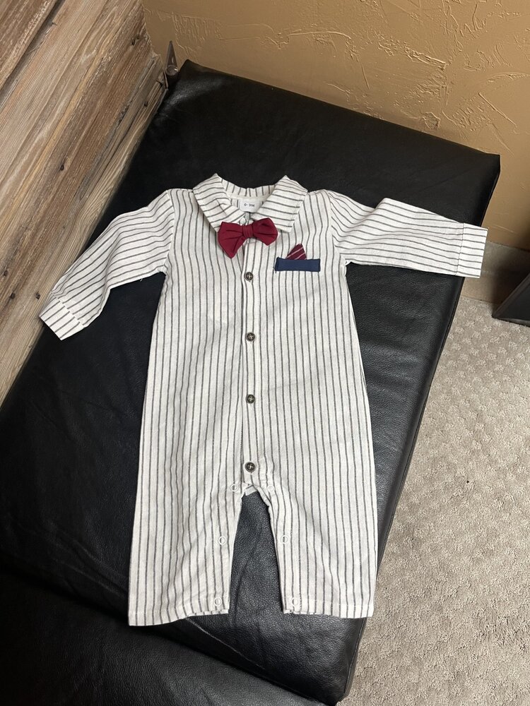 White Striped Long-Sleeve Gentleman Bow Tie Jumpsuit