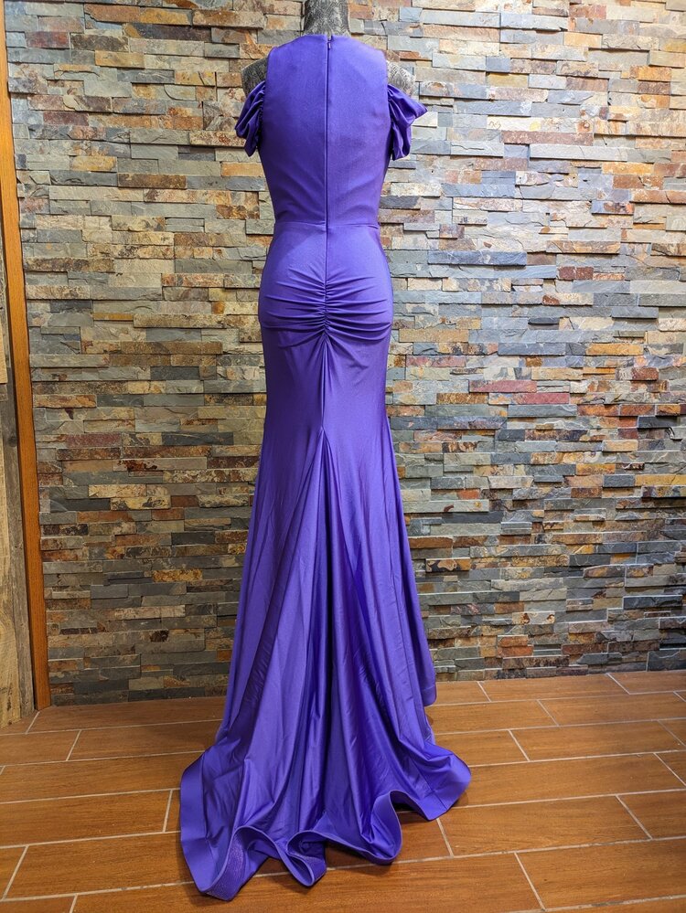 Purple V-Neck Cold Shoulder Ruched Gown w/Train, Size 6