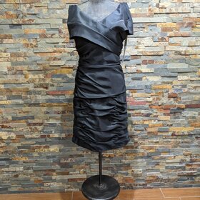 Adrianna Papell Black Cross Ruched Design, Size 10