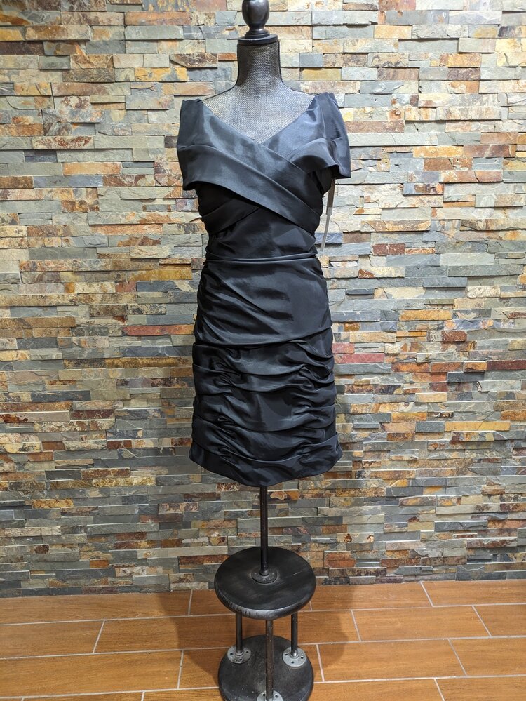 Adrianna Papell Black Cross Ruched Design, Size 10