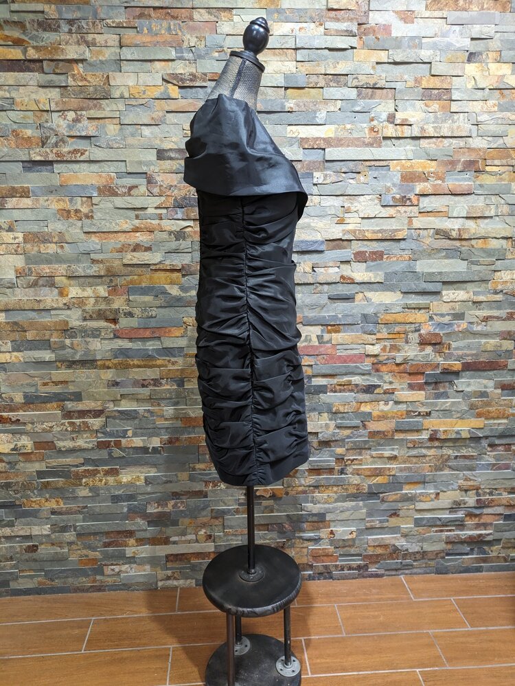 Adrianna Papell Black Cross Ruched Design, Size 10