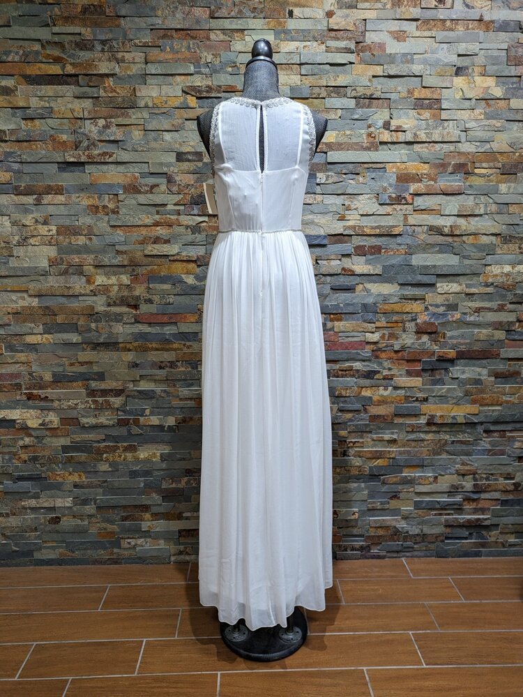 Adrianna Papell White Beaded Metallic Gown