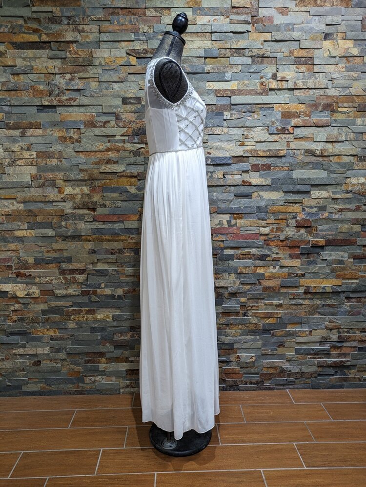 Adrianna Papell White Beaded Metallic Gown