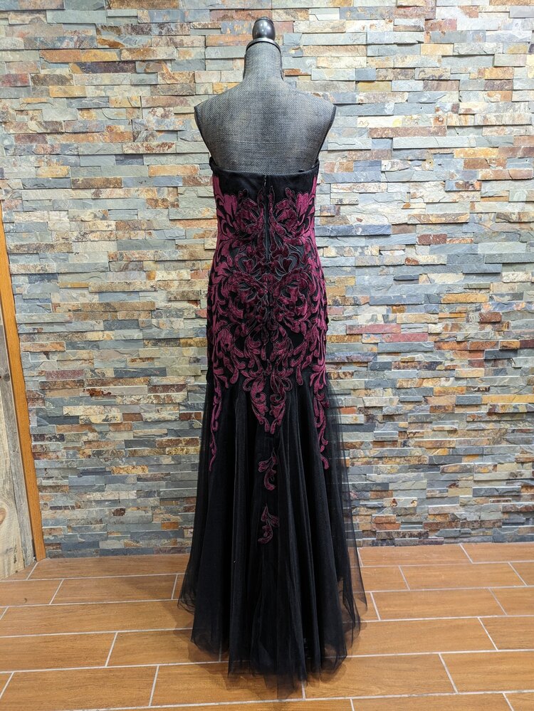 Alberto Makali Burgundy & Black Velvet Mermaid Gown w/Optional Straps, Size 8
