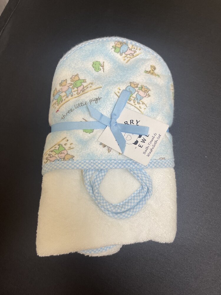 White Three Little Pigs Bath Towel & Washcloth Set