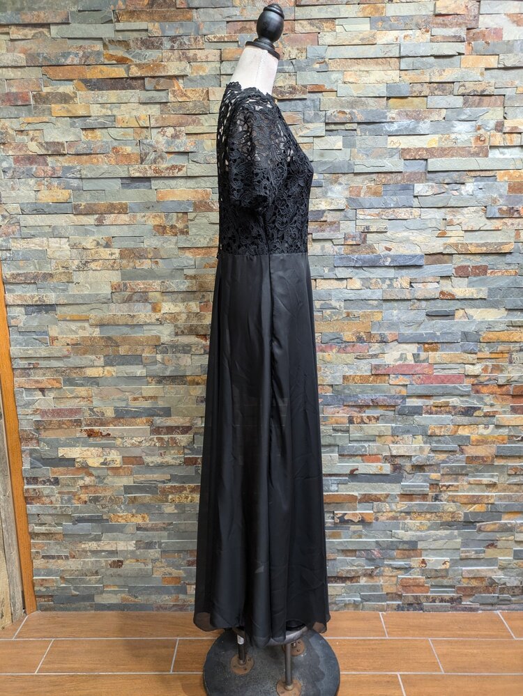 Black Lace Top & Chiffon Gown, Size M