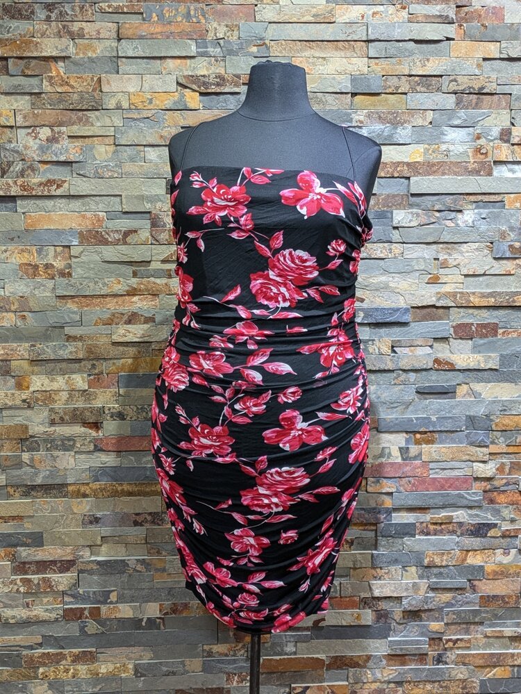 B. Darlin Black w/ Red & Pink Floral Body-Con Dress, Size 24W