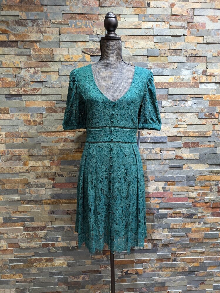 HunterGreen Lace Short Sleeve w/Fray Hem, Size XL