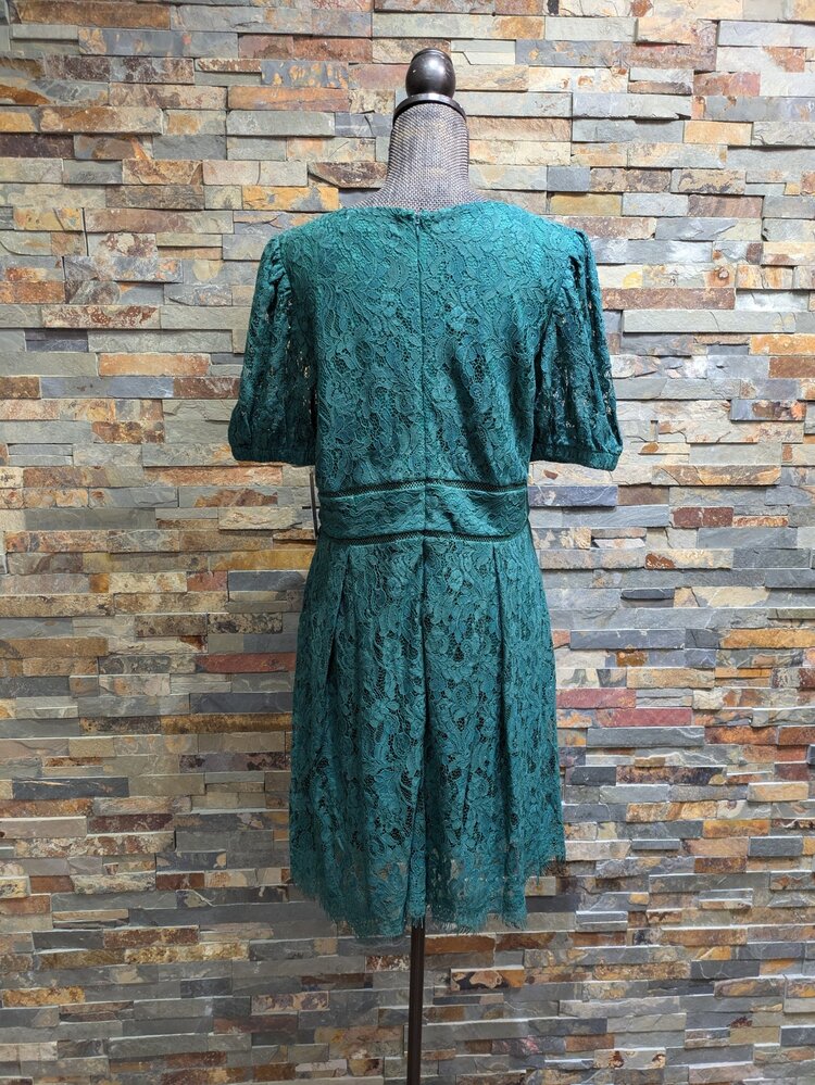 HunterGreen Lace Short Sleeve w/Fray Hem, Size XL