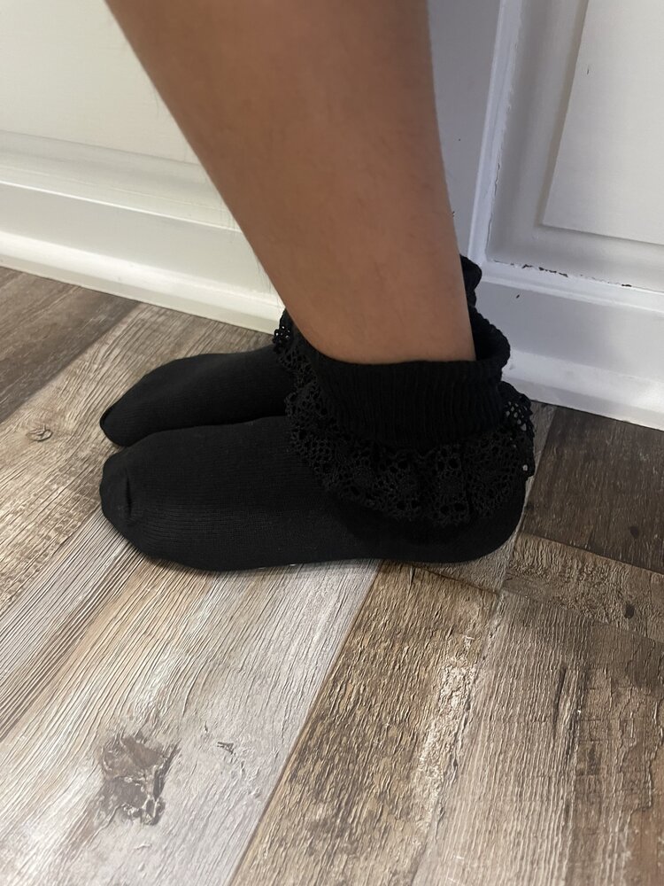 Black Classic Frill Anklets