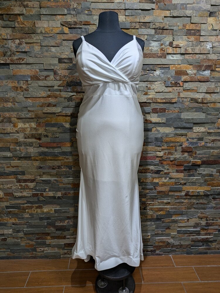 Morgan & Co. White Full-Length Evening Gown w/ Spaghetti Neckline, Size 16W