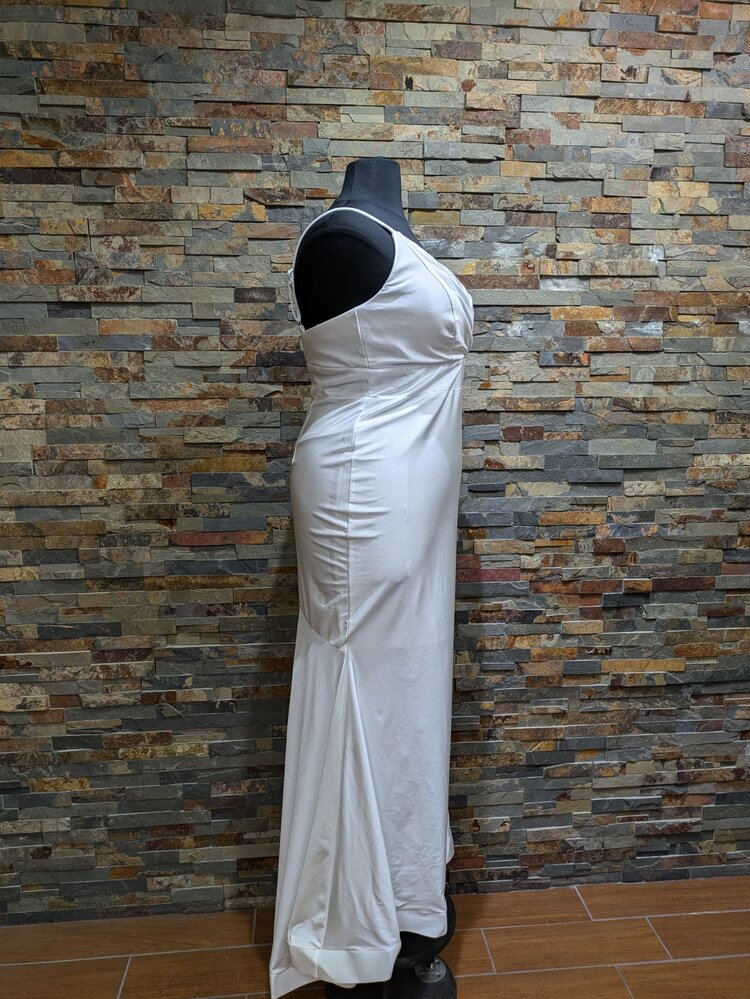 Morgan & Co. White Full-Length Evening Gown w/ Spaghetti Neckline, Size 16W