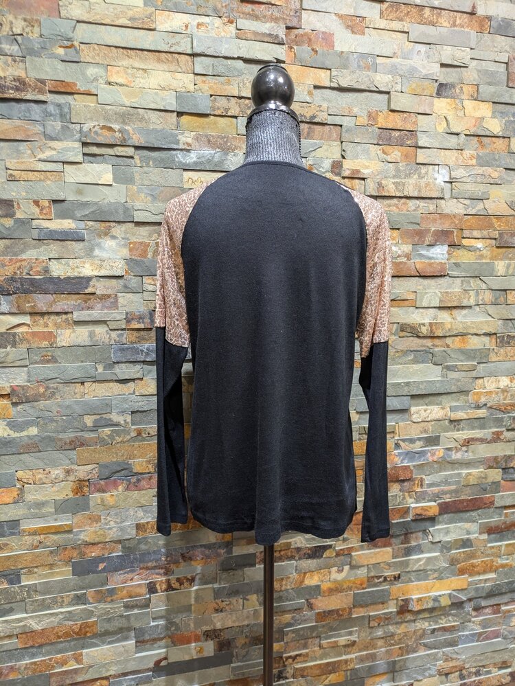 Black Wonderful Christmas Season Graphic Sequin Shoulder Top