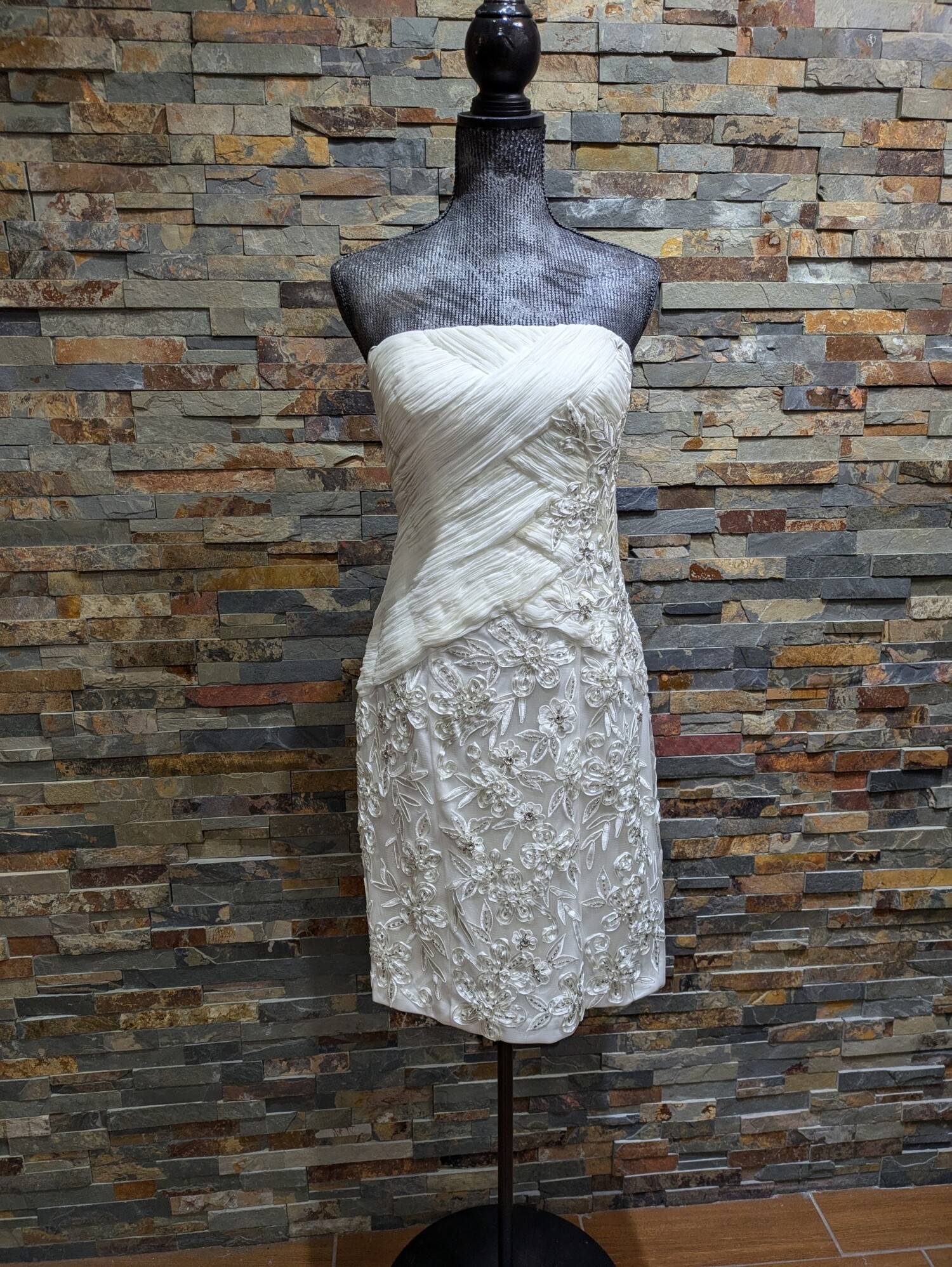 Ivory Cross Ruched Bodice w/ Embroidered Floral Detail Dress, Size 14