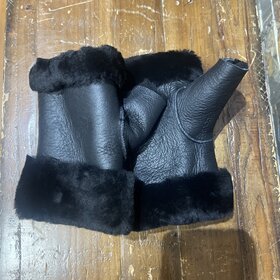Mitchie's Matchings Black Lamb Fingerless Gloves, O/S