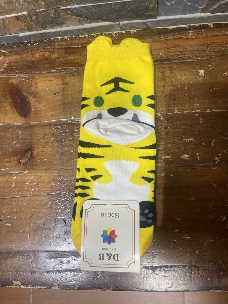 Wona Trading Yellow Tiger on Heel Socks, Size 9-11