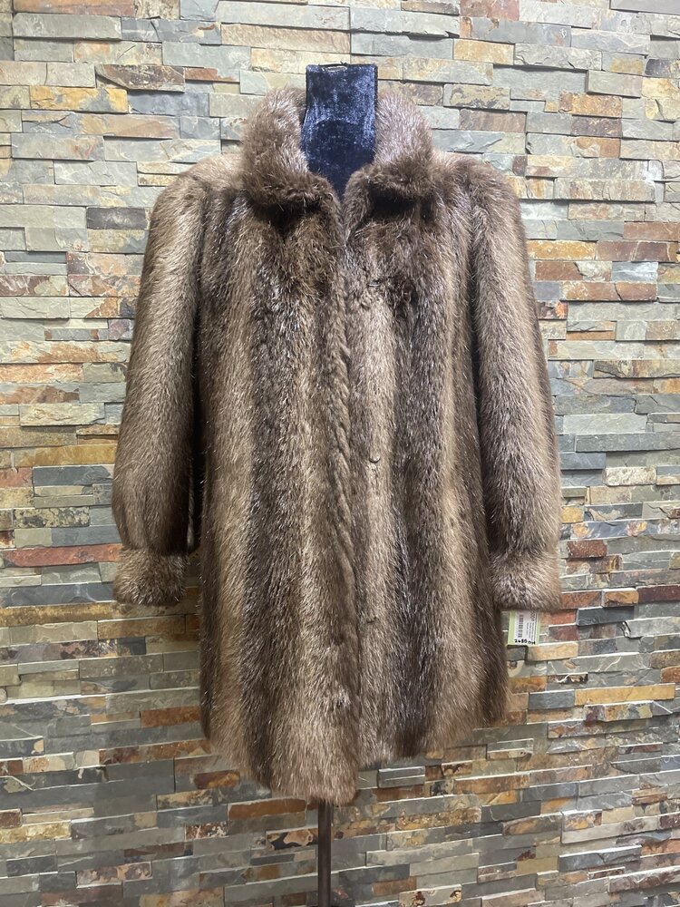 Nigbor Furs Natural Brown Beaver Stroller w/ Blousen Sleeves, Size L