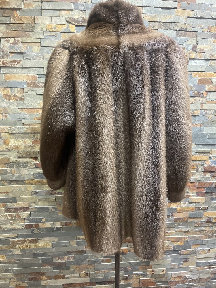 Nigbor Furs Natural Brown Beaver Stroller w/ Blousen Sleeves, Size L