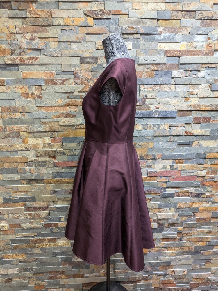 Halston Plum V-Neck Short Sleeve Fit & Flare Dress, Size 6