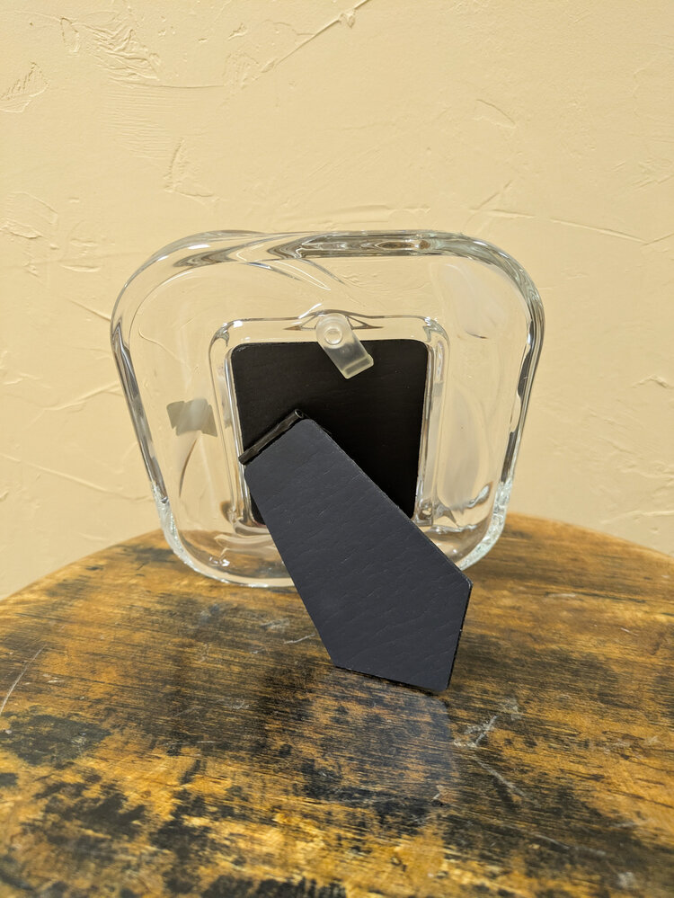 Round Crystal Glass German Picture Frame, 7" x 5.5"