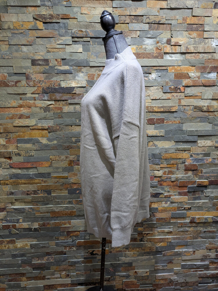 Gray Long Loose Sleeved Sweater, Size XL