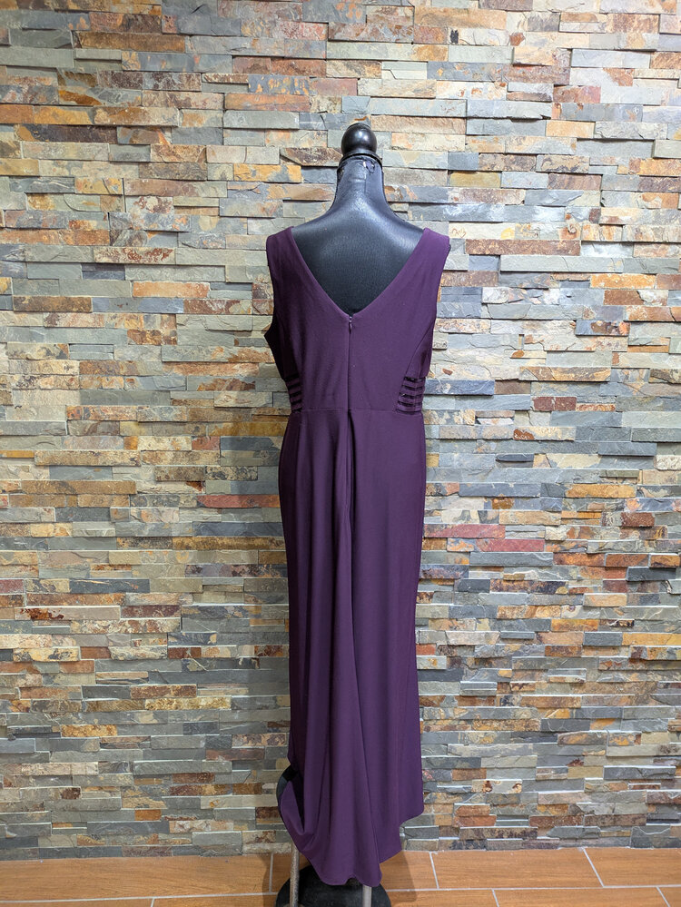 Morgan & Co. Plum V-neck Formal Evening Gown, Size 16W