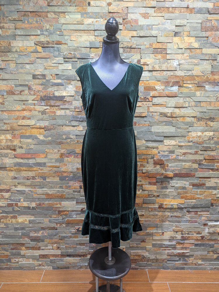 Ralph Lauren Green Velvet Sleeveless  V-Neck Dress with Ruffle Hem, Size 10