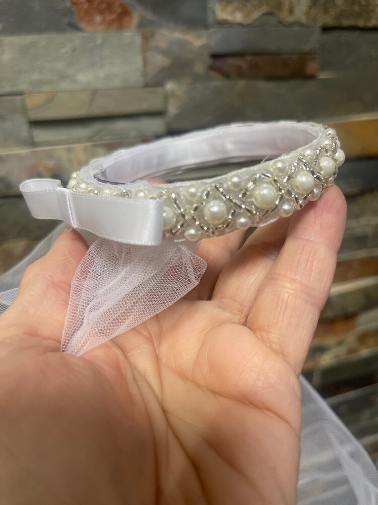 white Pearl Bun Veil