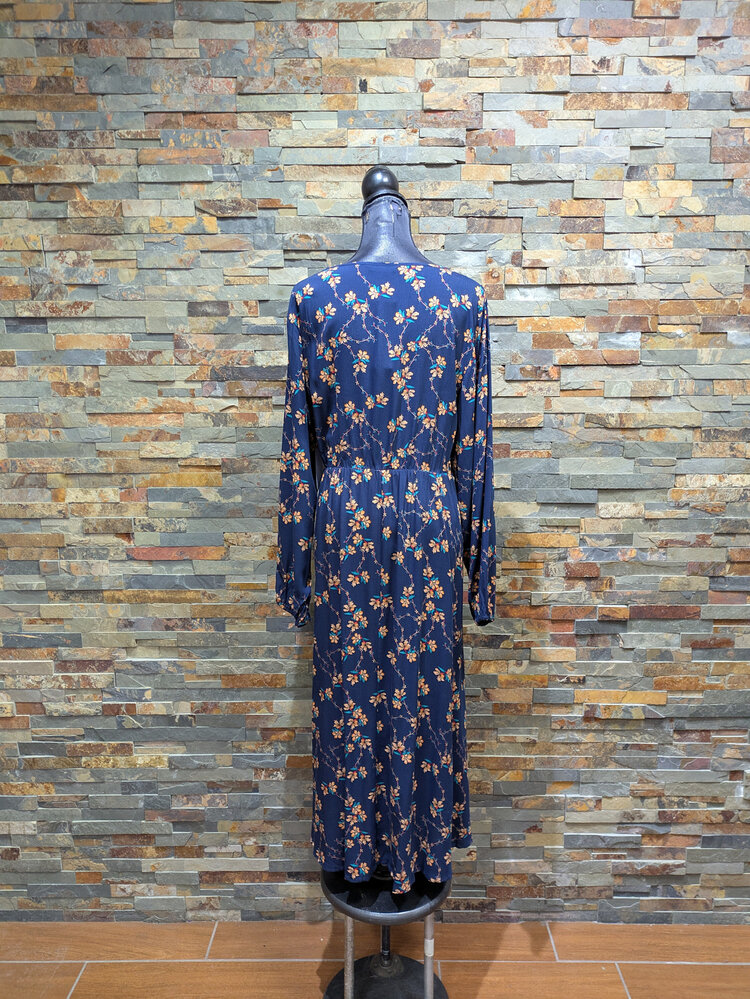 Blue Floral Long Sleeve Travel Gown, Size 18