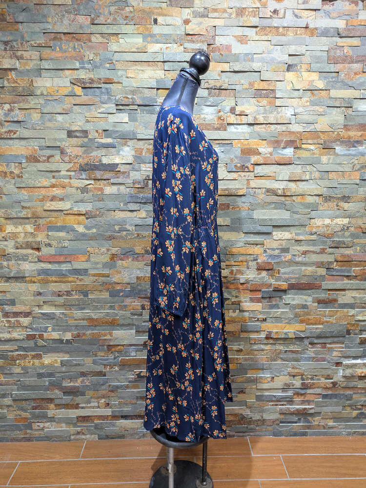 Blue Floral Long Sleeve Travel Gown, Size 18