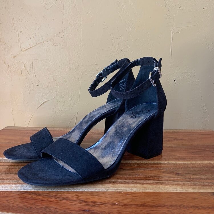 Black Sandal with Chunky Heel and Strap, Size 7.5