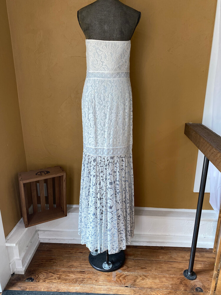 Tadashi Shoji White w/ Blue Underlay Strapless Lace Gown, Size 14
