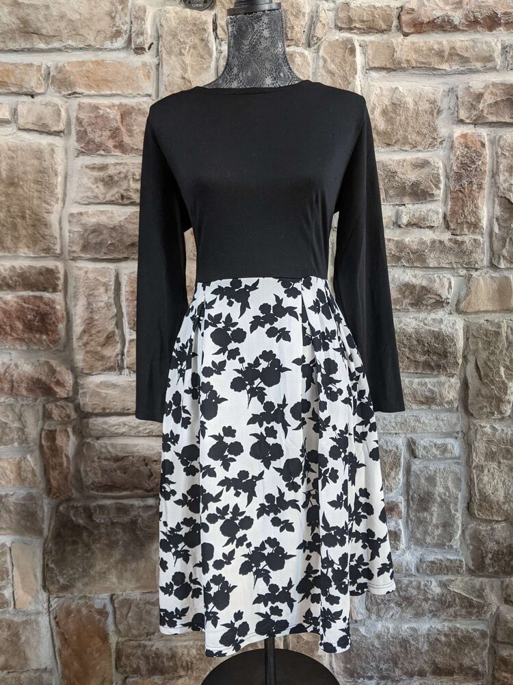 Oxiuly Fashion Black A-Line Dress with B/W Floral Skirt, XL