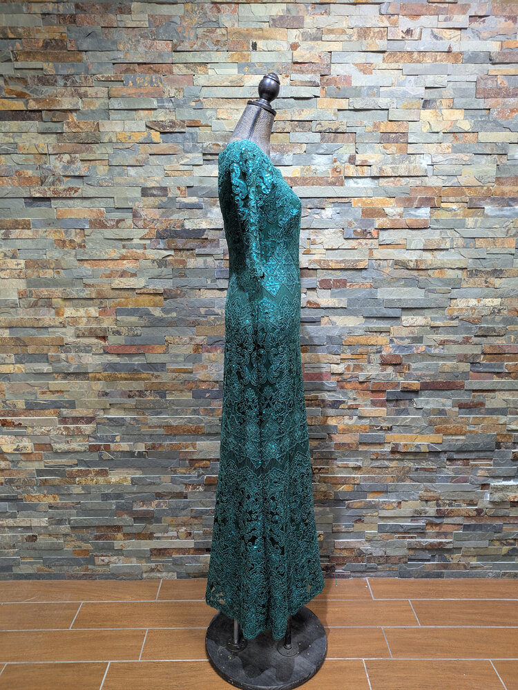 Tadashi Shoji Tadashi Shoji Green Sequin Lace Off-Shoulder Gown, Size 4