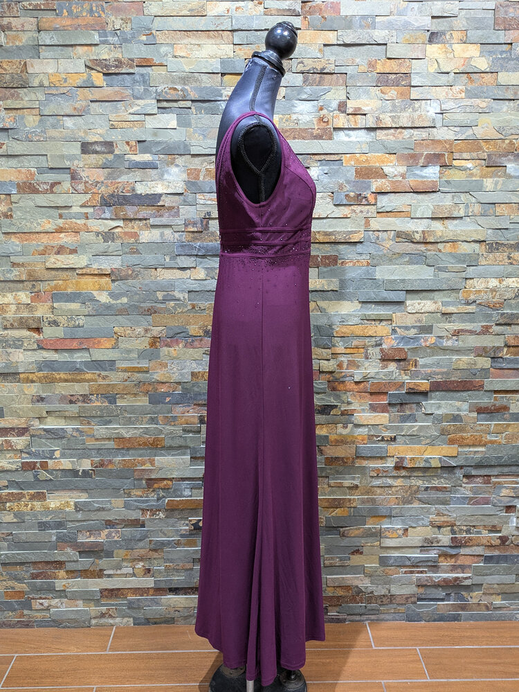 Merlot V-Neck Beaded Top Gown, Size 6