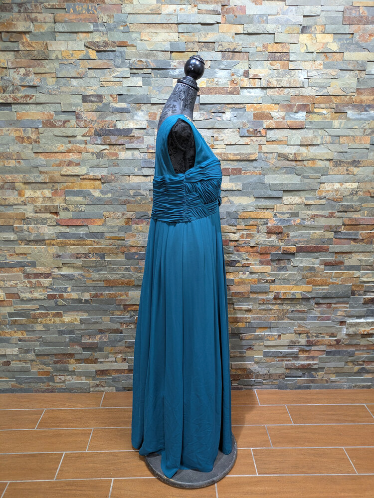 Decode 1.8 Teal Sheer Sleeve Bejeweled V-Neck Gown, Size 16