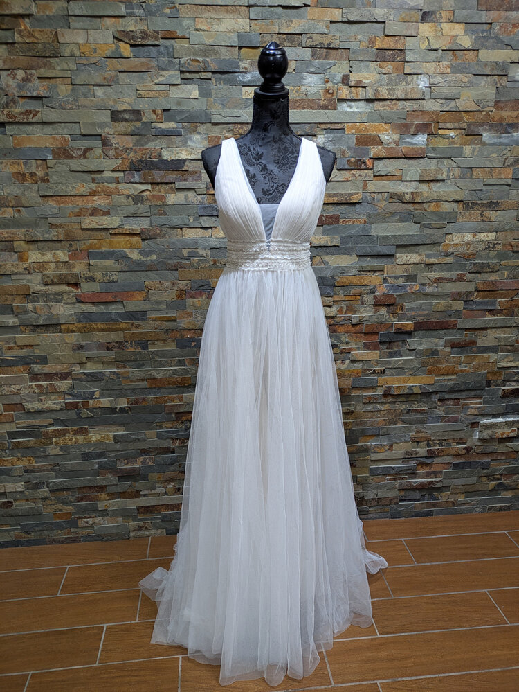 Ever Pretty White Tulle V-Neck Sequin Beaded Gown, Size 14