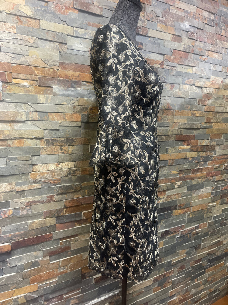 Adrianna Papell Black and Gold Metallic Embroidered Sheath Dress, Size 4