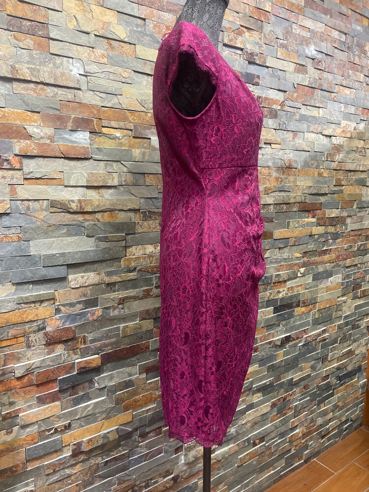 Adrianna Papell Bordeaux Lace Floral Dress wth Cap Sleeves, Size 8P