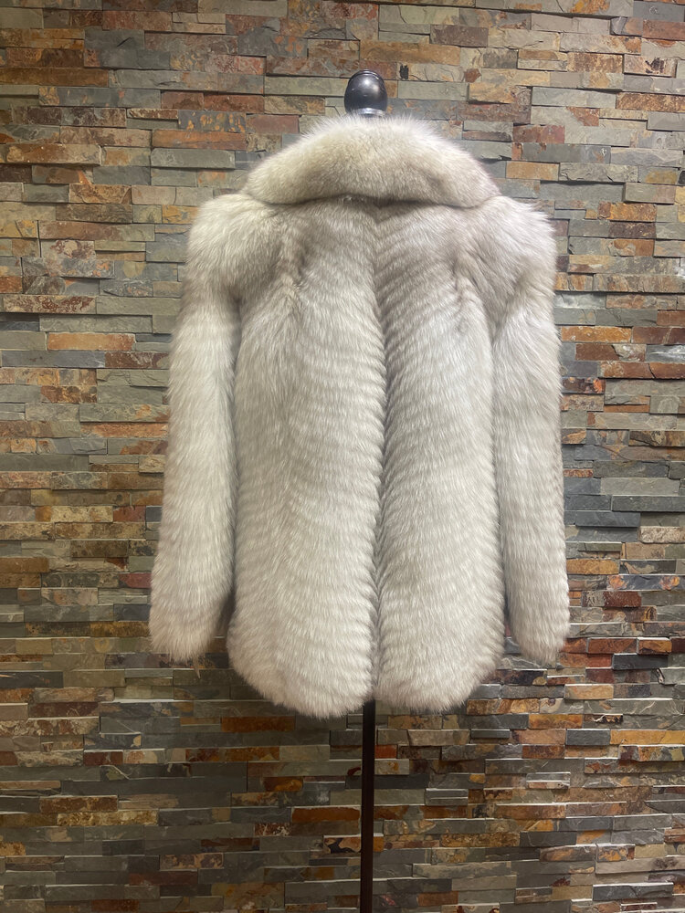 Saga Fox Blue Fox Stroller with Feathered Herringbone Pattern, Size M