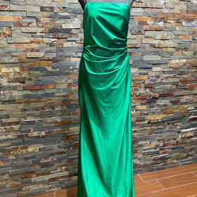 Aspeed Kelly Green Spaghetti Strapped Ruched Gown, Size XL