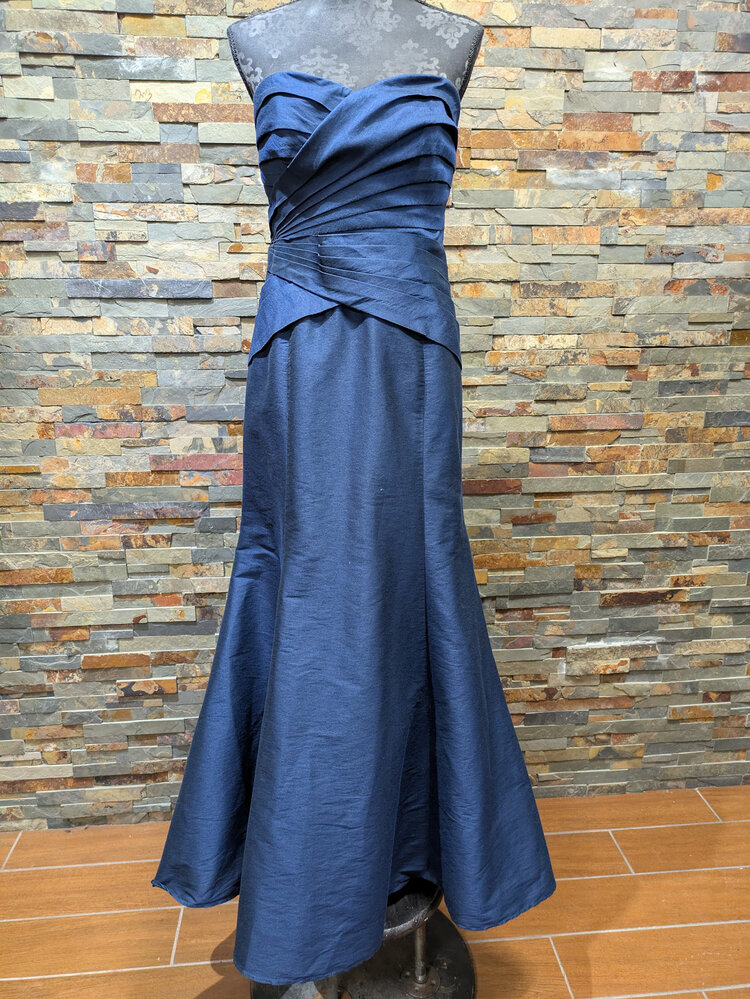 Monique Lhuiller Navy Strapless Ruched Top with Trumpet Bottom Gown, Size 14