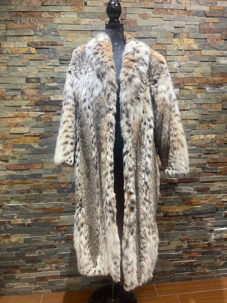 Lynx Long Coat with Straight Sleeve , Size XL
