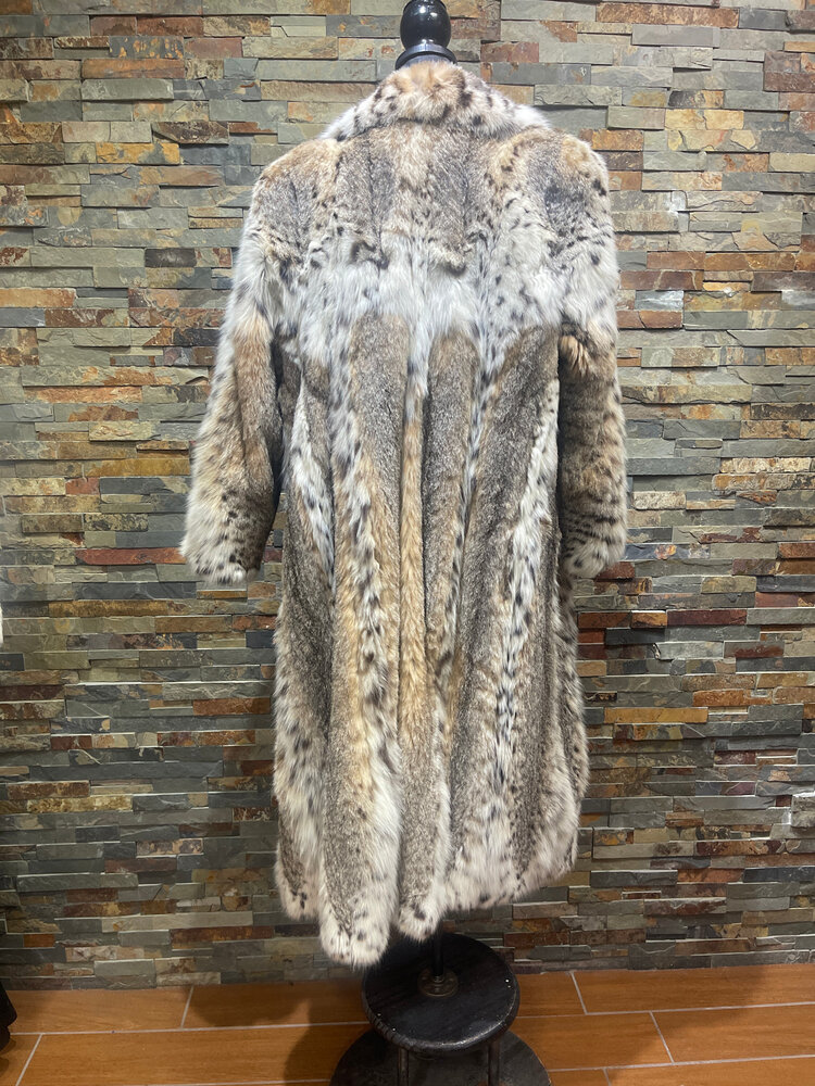 Bobcat Long Coat with Straight Sleeve , Size XL