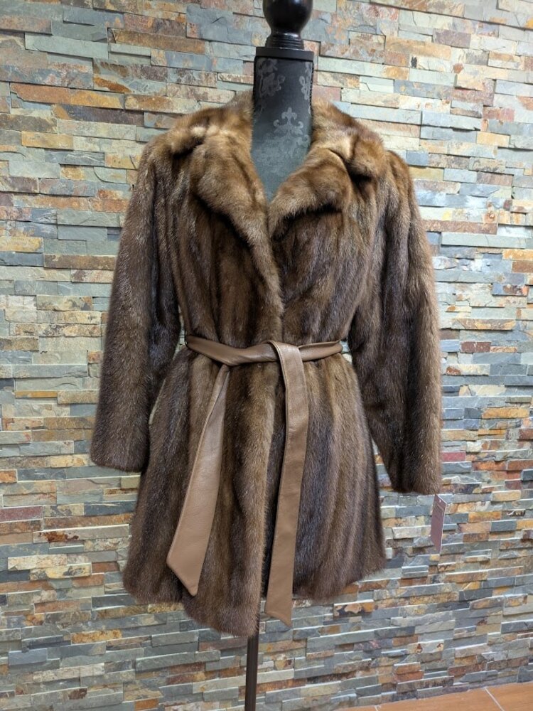 Brown Mahogany Mink Fur Coat with Notched Lapel and Leather Belt, Size S