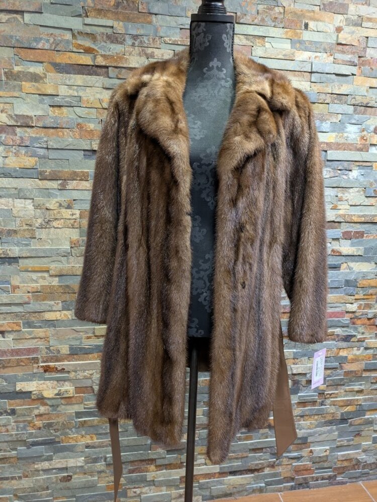 Brown Mahogany Mink Fur Coat with Notched Lapel and Leather Belt, Size S