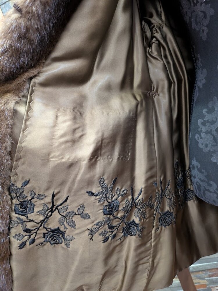 Brown Mahogany Mink Fur Coat with Notched Lapel and Leather Belt, Size S